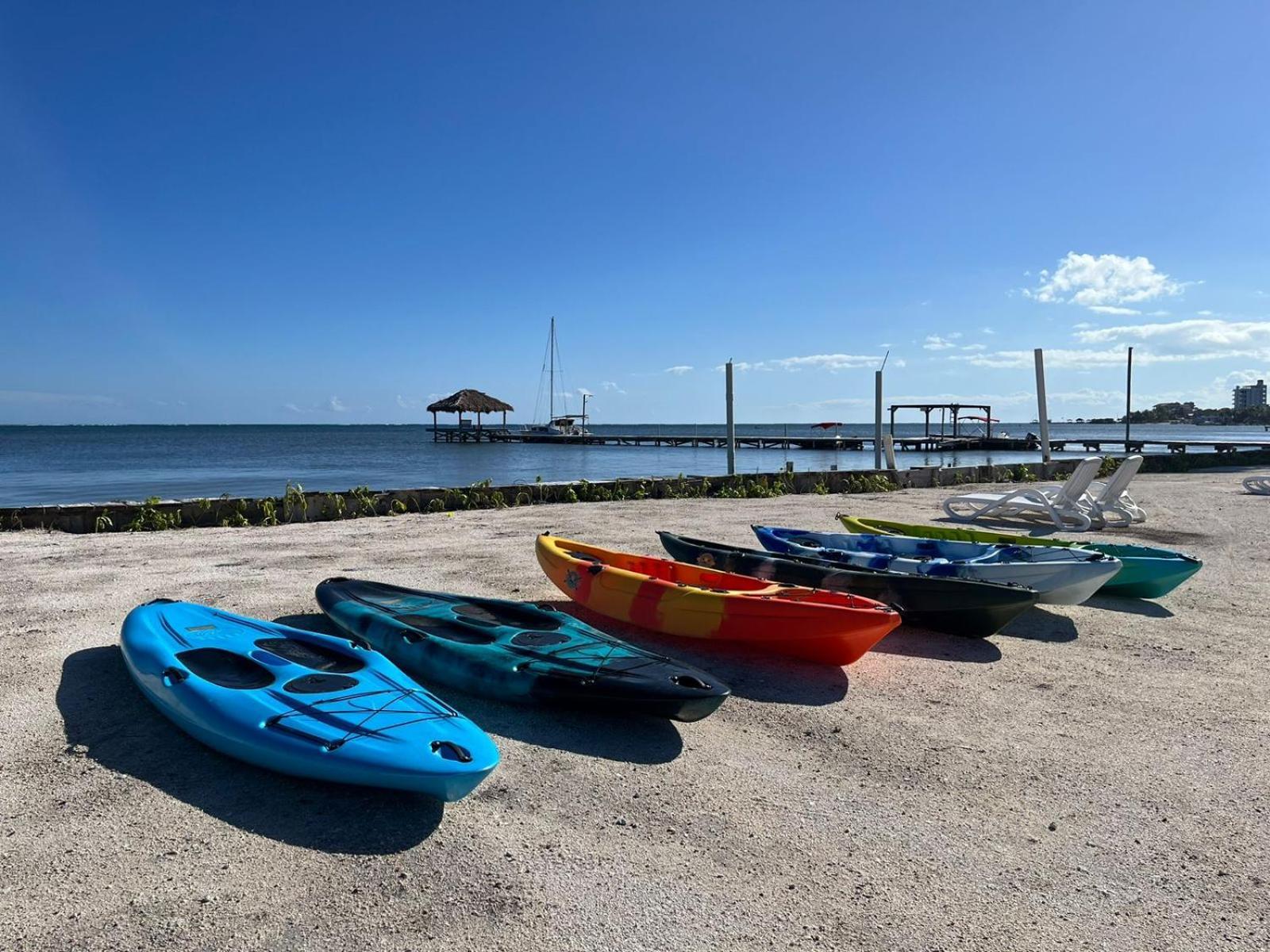 Captain Morgan'S Retreat San Pedro  Exterior photo