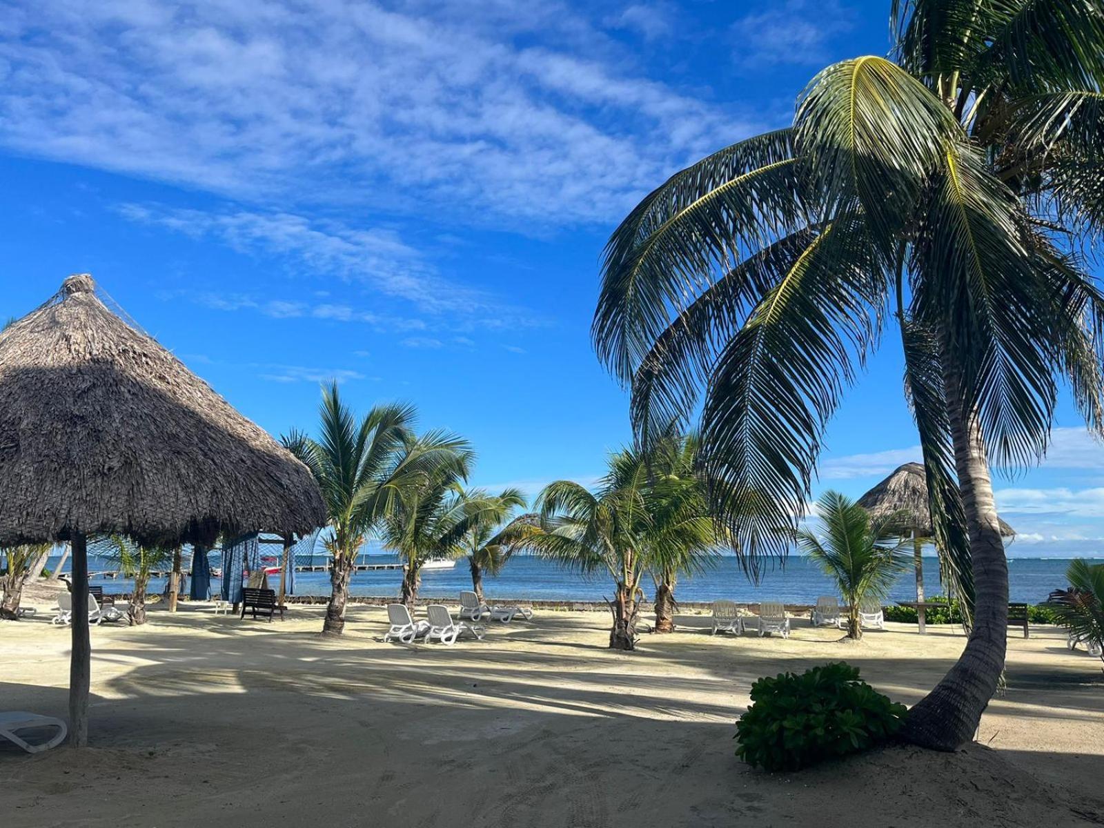 Captain Morgan'S Retreat San Pedro  Exterior photo