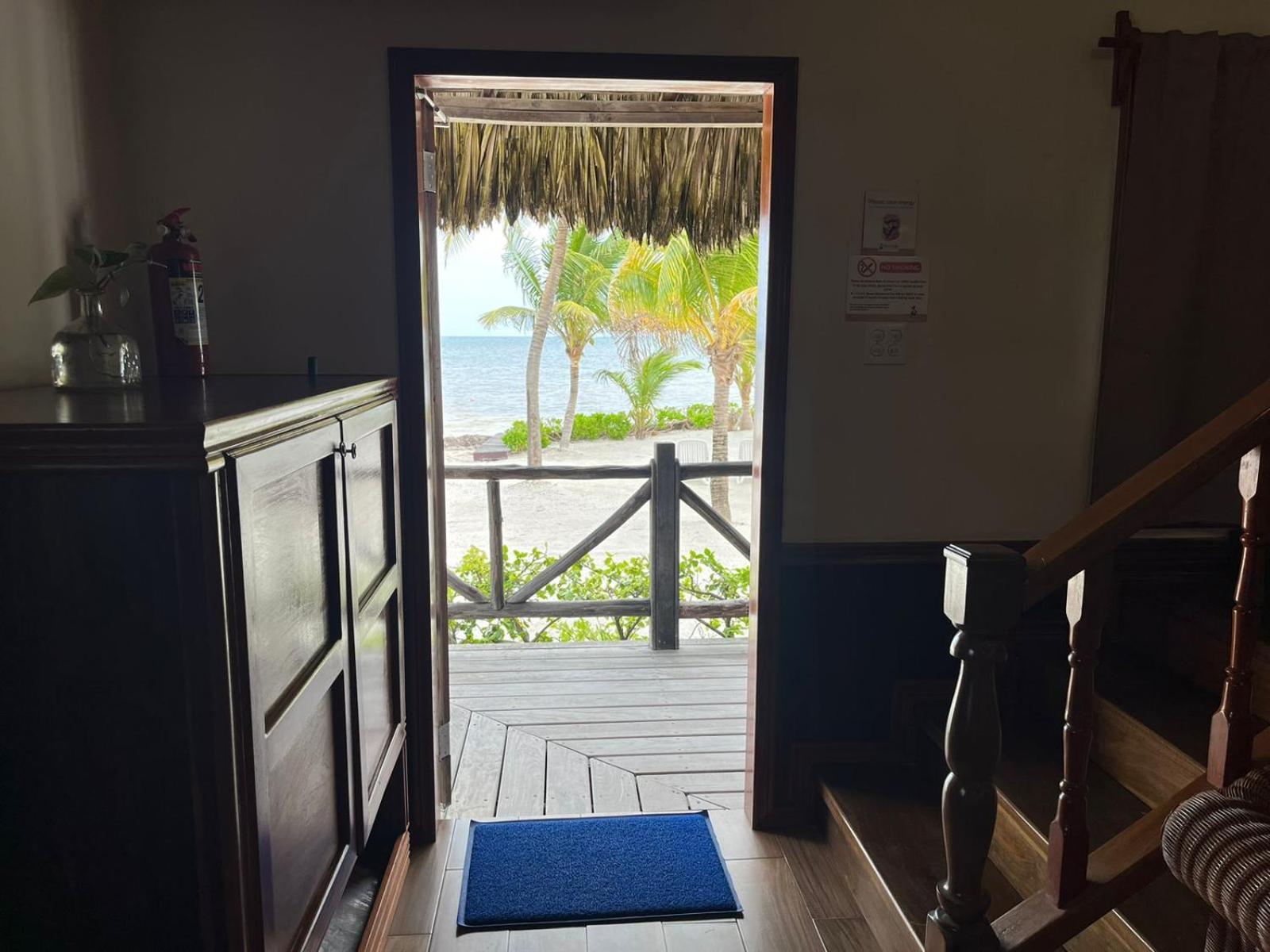 Captain Morgan'S Retreat San Pedro  Exterior photo