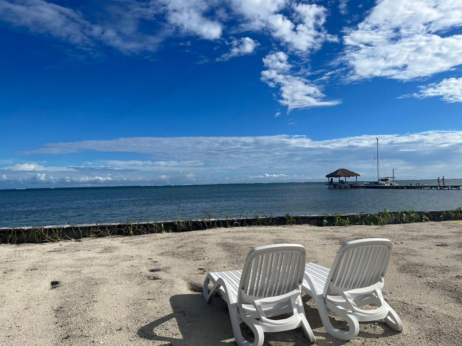 Captain Morgan'S Retreat San Pedro  Exterior photo