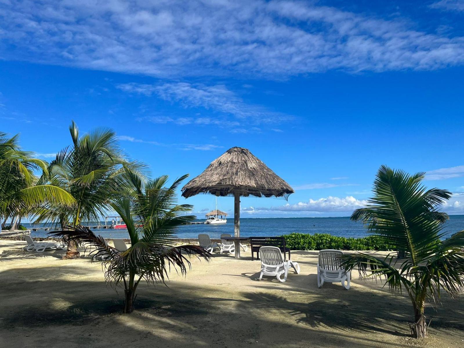 Captain Morgan'S Retreat San Pedro  Exterior photo