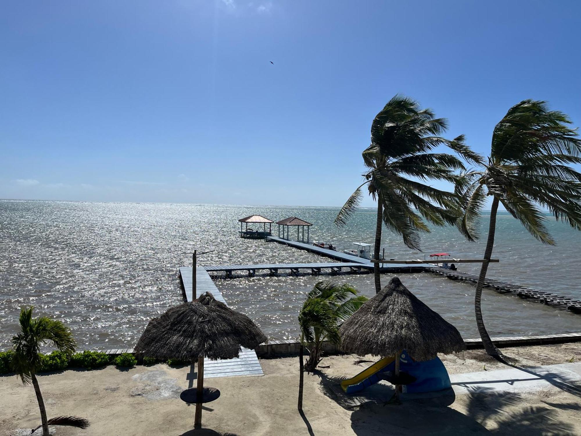 Captain Morgan'S Retreat San Pedro  Exterior photo